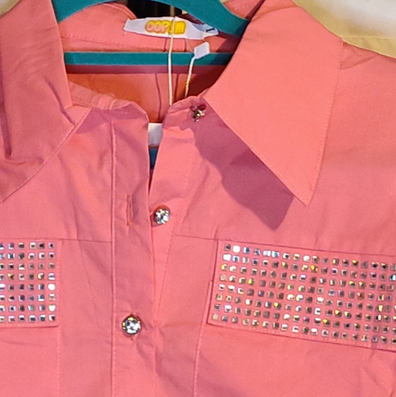 Long Sleeve Collar Rhinestones Cropped Top - Picture 2 of 9